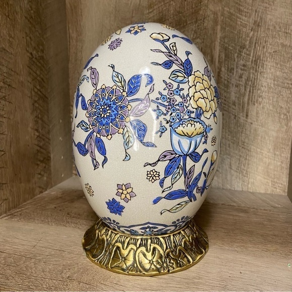 Hand Painted porcelain floral Egg Bronze Stand - Picture 4 of 6